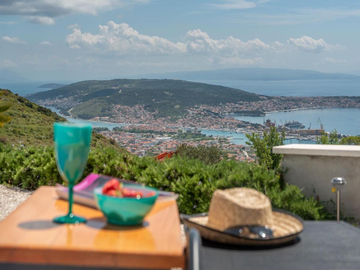 Scenic Sea View,Three Bedroom Villa With Pool Trogir Exteriér fotografie