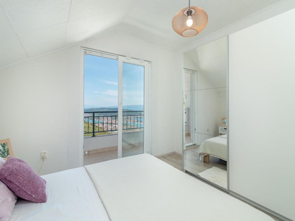 Scenic Sea View,Three Bedroom Villa With Pool Trogir Exteriér fotografie