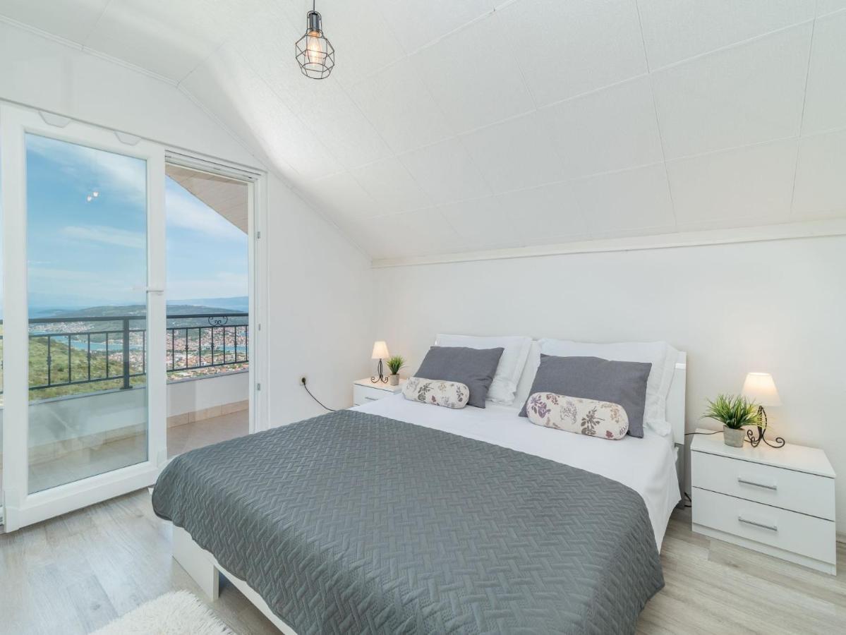 Scenic Sea View,Three Bedroom Villa With Pool Trogir Exteriér fotografie