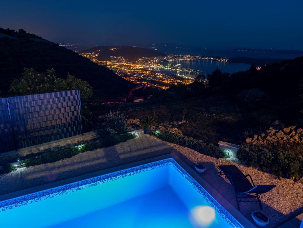 Scenic Sea View,Three Bedroom Villa With Pool Trogir Exteriér fotografie