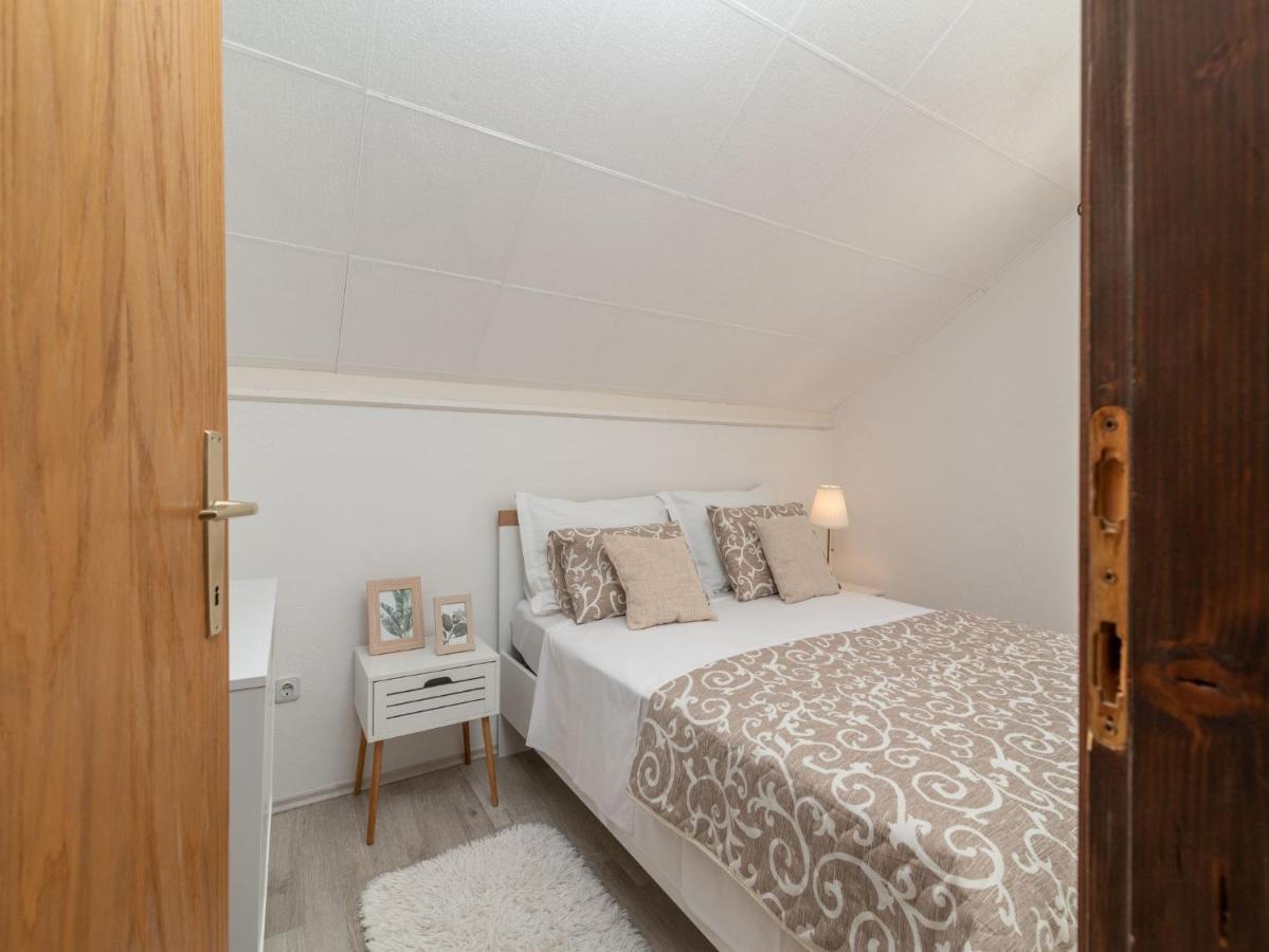 Scenic Sea View,Three Bedroom Villa With Pool Trogir Exteriér fotografie