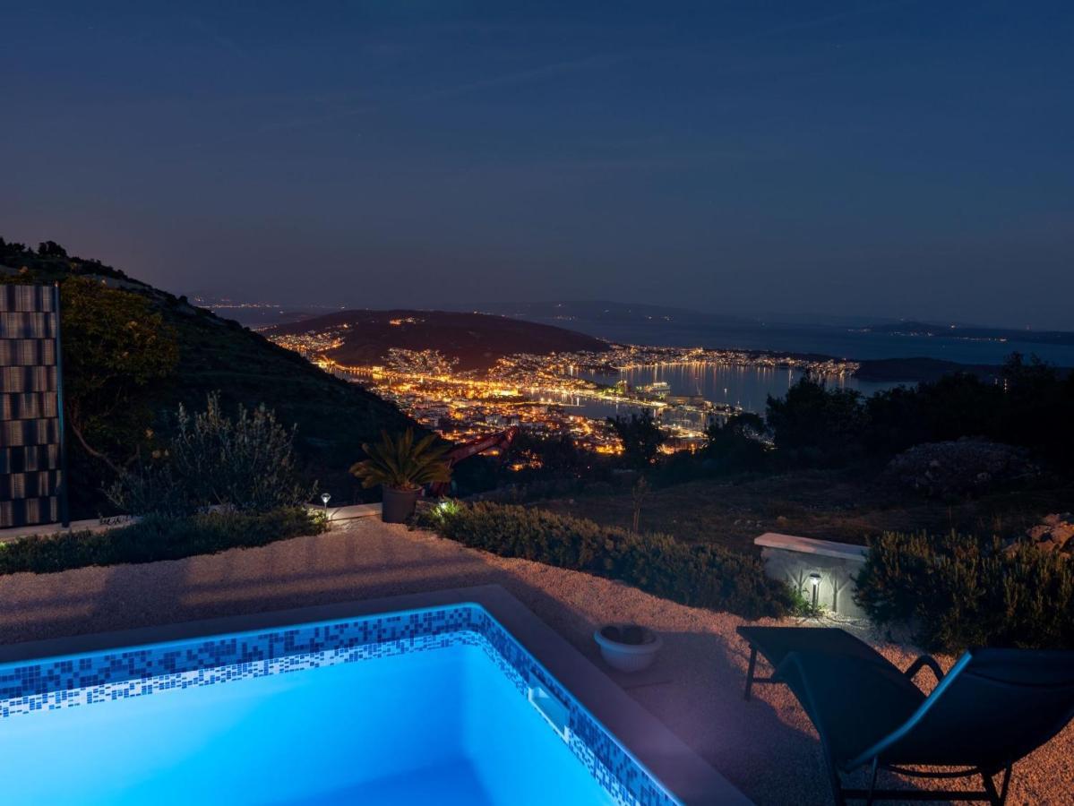 Scenic Sea View,Three Bedroom Villa With Pool Trogir Exteriér fotografie